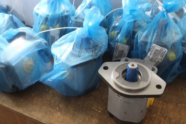 PGP511B0110CS1D4NJ7J5S-511A004派克齿轮泵